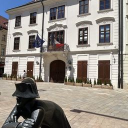 Prague to Budapest One-Way Transfer Tour