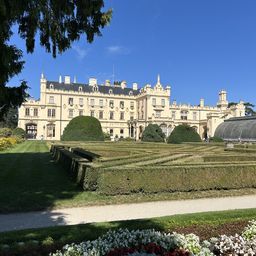 Prague to Budapest One-Way Transfer Tour