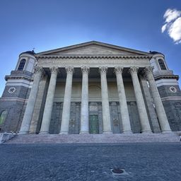 Vienna to Budapest One-Way Transfer Tour