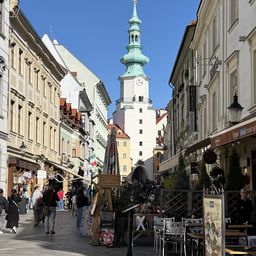 Budapest to Prague One-Way Transfer Tour