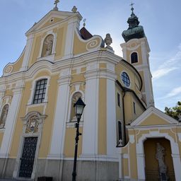 Budapest to Prague One-Way Transfer Tour